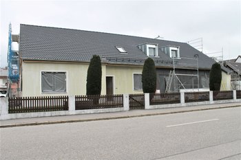 305181
