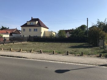 310527