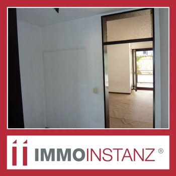 Diele mit Blick ins Wohnzimmer