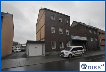 NEU***großes , unterkellertes Stadthaus mit Garten , Carport und Stellplatz***TOPANGEBOT