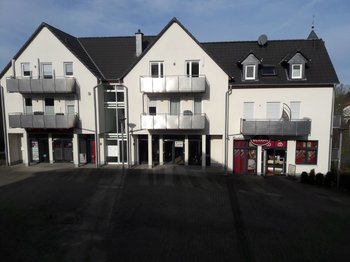 *Iserlohn-Hennen direkt am Marktplatz*  Büro/Praxis oder Ladenlokal in guter Lage