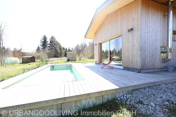 Terrasse mit Pool
