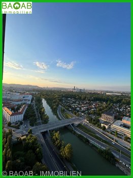 LUXURIÖSES WOHNEN IN WIEN – HOCHWERTIGE AUSTATTUNG UND POOL MIT BLICK