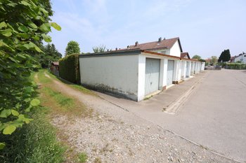 Waldweg zum Garteneingang