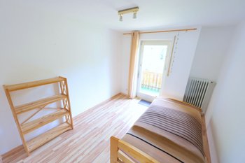 OG Zimmer 2 mit Balkon