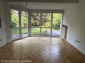 ***helle 2 Zimmer Terrassenwohnung mit Gartenanteil und Tiefgaragenstellplatz**