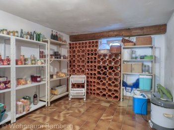 KG Vorratsraum / Duchgang zu Treppenhaus
