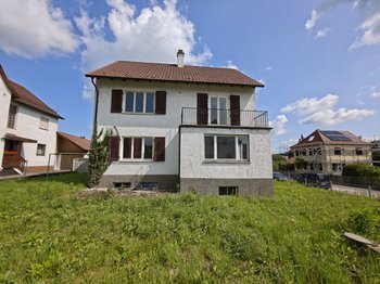 Zweifamilienhaus mit großem Garten & Entwicklungspotenzial