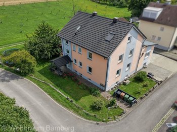 Umfangreich saniertes Wohnhaus mit ca. 260 m² Wohnfläche in ruhiger Ortsrandlage - Memmelsdorf - OT