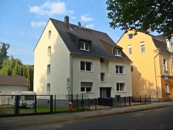 383084