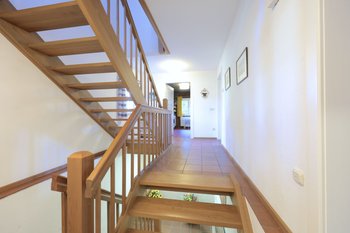 Treppenhaus zum Halbgeschoss