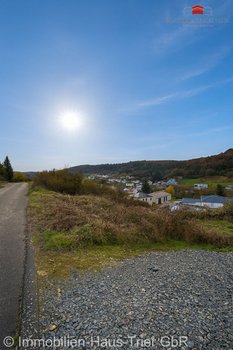 Bild seitlich zum Grundstück