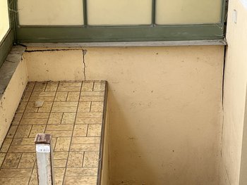 Risse im Mauerwerk