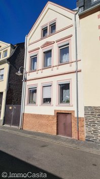 Einfamilienhaus mit Scheune und  großem Ausbaupotential