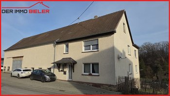Groß, gepflegt, teilsaniert - Haus mit Stallungen und Hof in Hemmelzen bei Altenkirchen zu verkaufen