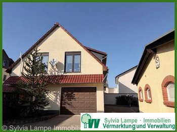 Familienwohnen trifft Gewerbe – großzügiges Anwesen mit Rückzugsort im Grünen