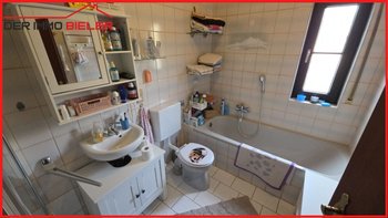 Bad mit Wanne...
