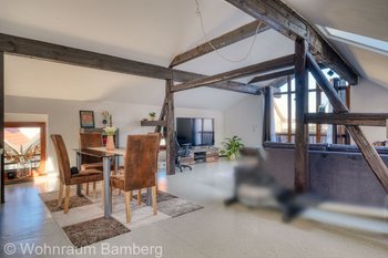 Wohnen wie im eigenen Haus!  2,5-Zimmer-Wohnung auf zwei Etagen mit Balkon und Terrasse