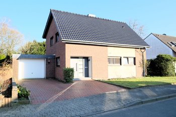 386005