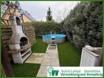 Terrassebereich mit Pool