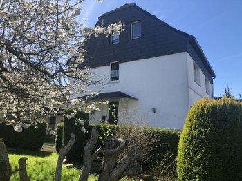 !! Holzwickede !! Mehrfamilien oder Mehrgenerationen Haus in guter Lage
