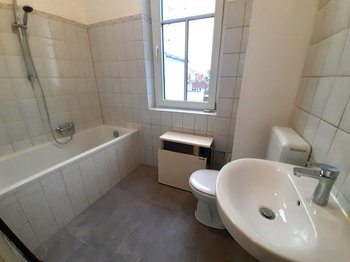 Badezimmer mit Wanne