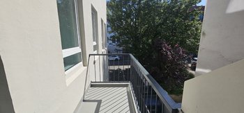Zimmer mit Balkon