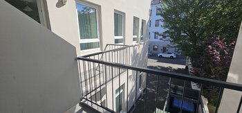 Zimmer mit Balkon