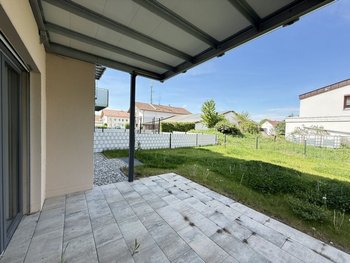 Terrasse mit Garten