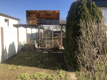 Seitlicher Gartenbereich