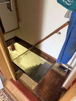 Hier geht es zum Keller