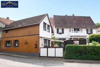 Ansicht Haupt- und Nebengebäude