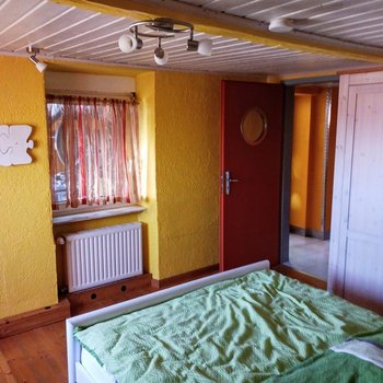 Schlafzimmer eingerichtet