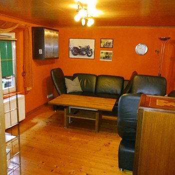 Wohnzimmer eingerichtet