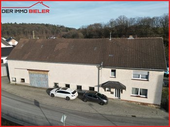 Gepflegt, groß u. teilsaniert - Haus m. Hof u. Stallungen in Hemmelzen bei Altenkirchen zu verkaufen