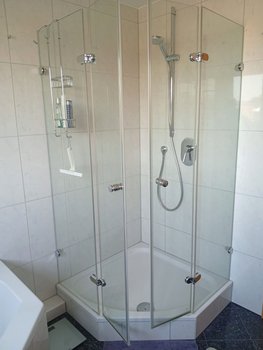 Bad mit Dusche