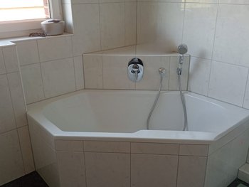 Bad mit Wanne