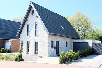 388093
