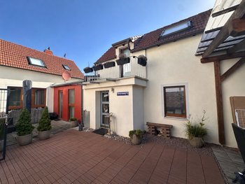 Umfassend saniertes, charmantes Wohnensemble mit Garten zum Wohlfühlen