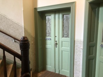 Wohnungstür im 2. OG