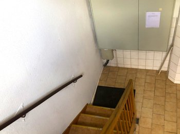 Zugang zum Keller