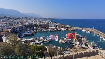 oder 80 Kilometer weiter den alten Hafen von Girne besuchen