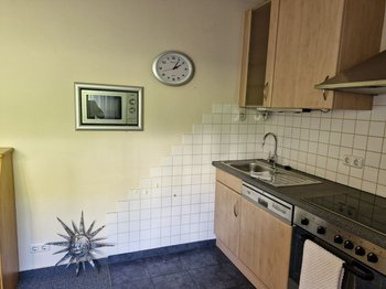 EG Küche inkl. Einbau-Mikrowelle