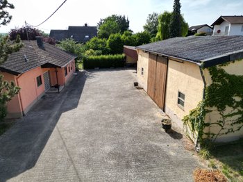 Gesamtansicht Hof