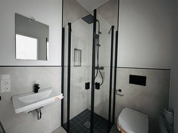 Dusche + Gäste WC