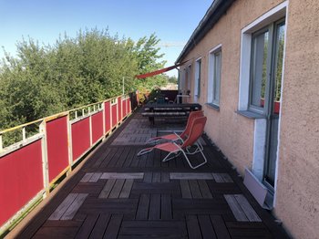 60 m² große Terrasse 