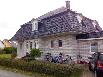 54351